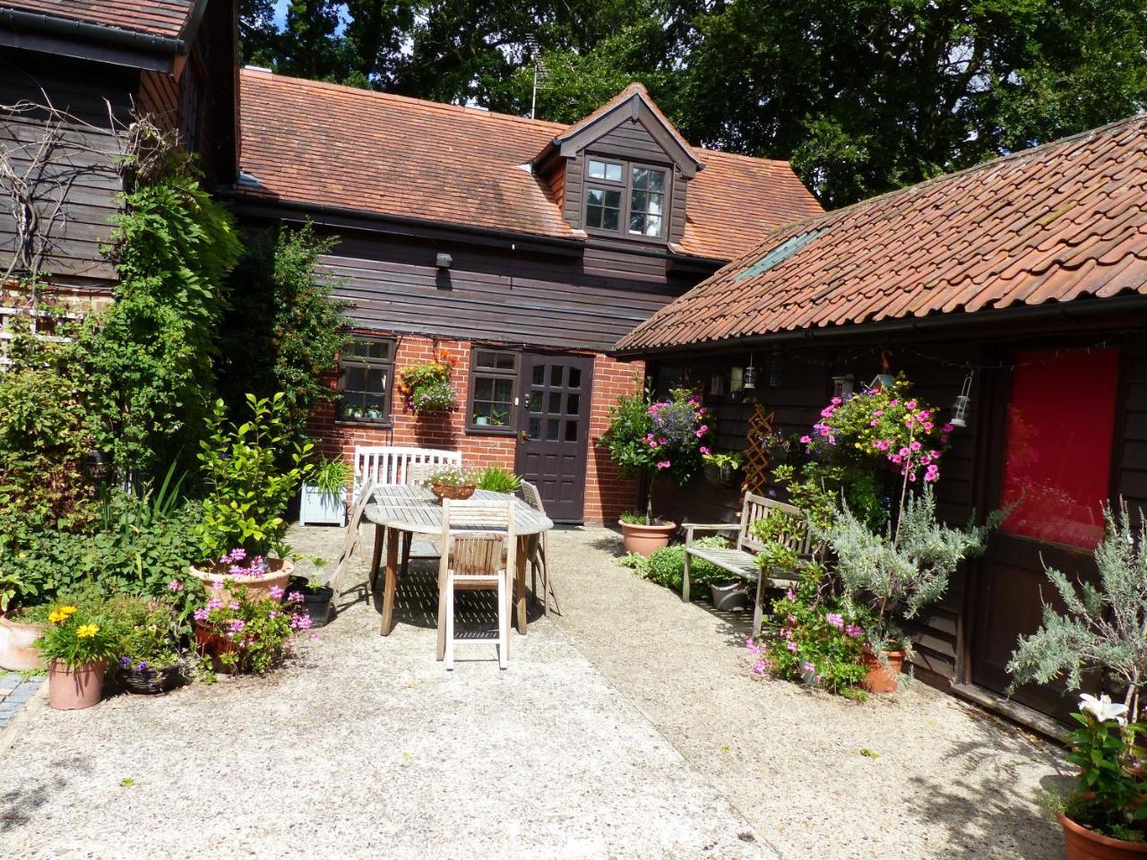 The Old Pear Tree Bed & Breakfast Whepstead Exterior foto